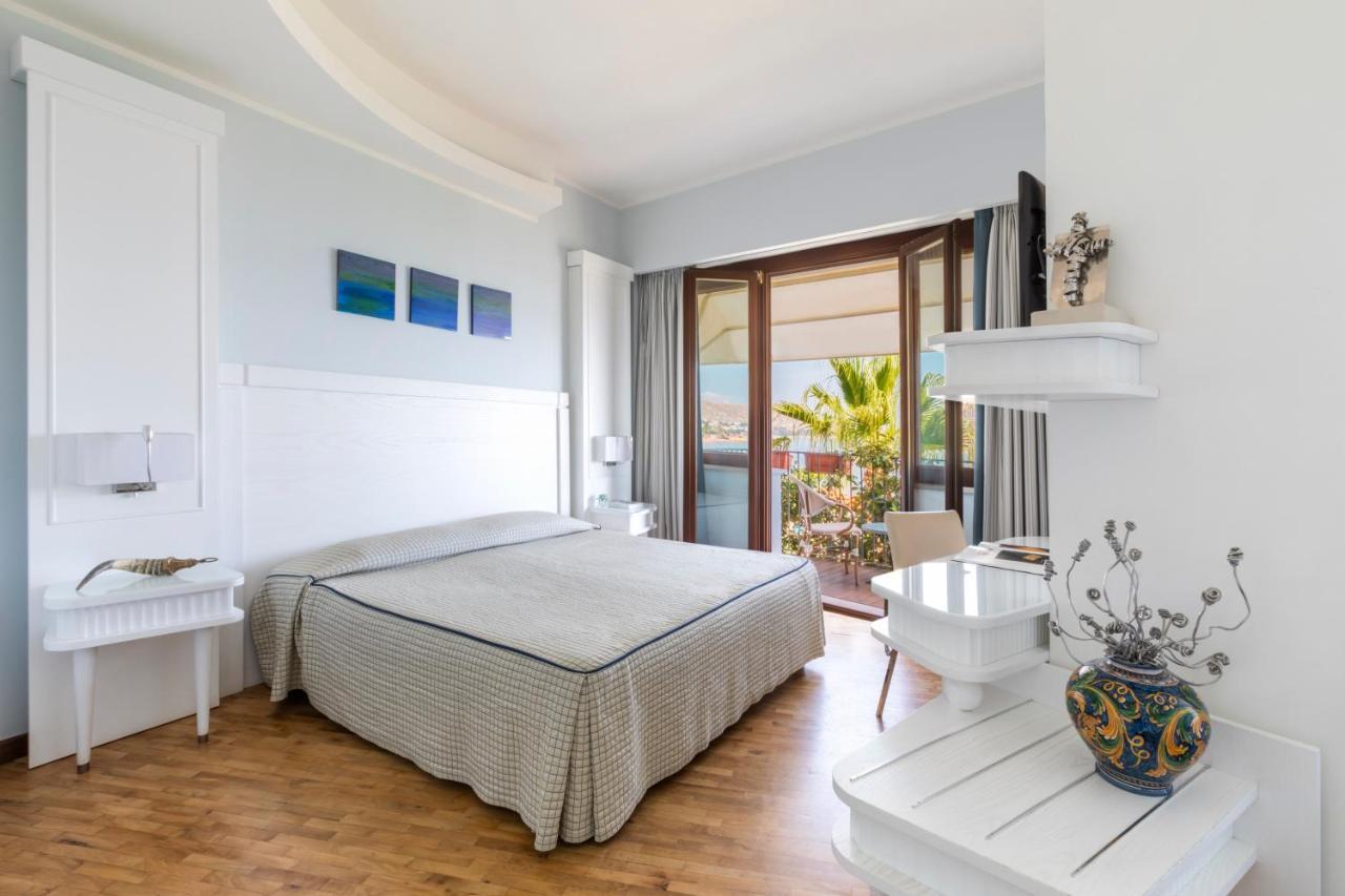 Hotel Lido Degli Scogli 크로토네 외부 사진